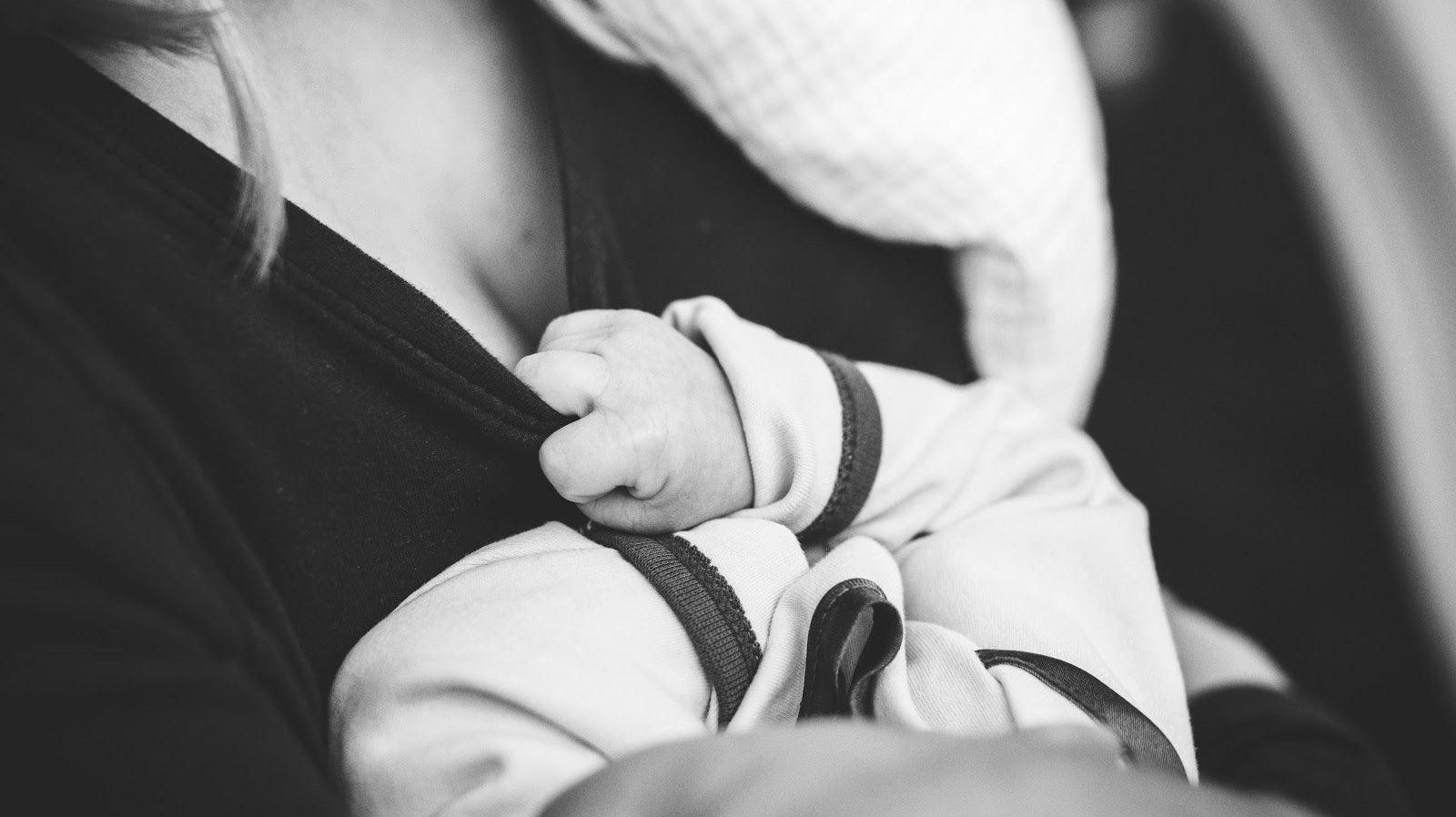 10 Breastfeeding Tips and Tricks - Paperclip