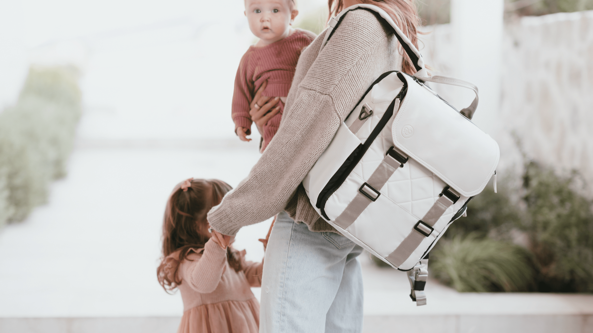 What to Look for In the Best Diaper Bags - Paperclip