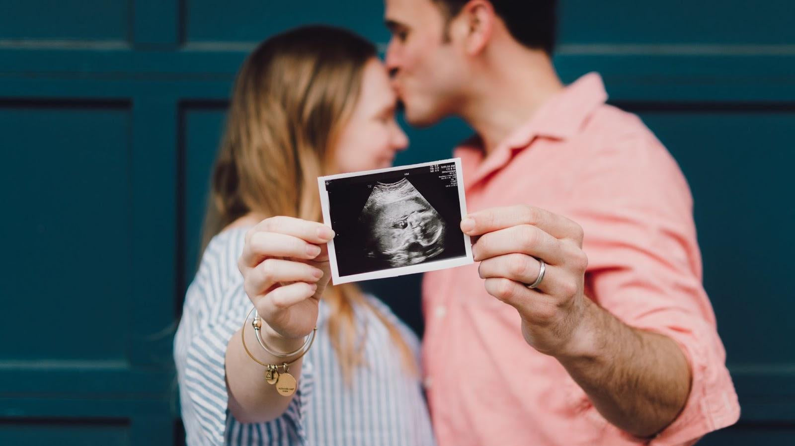 Where to Buy Diaper Bags as An Expecting Parent - Paperclip