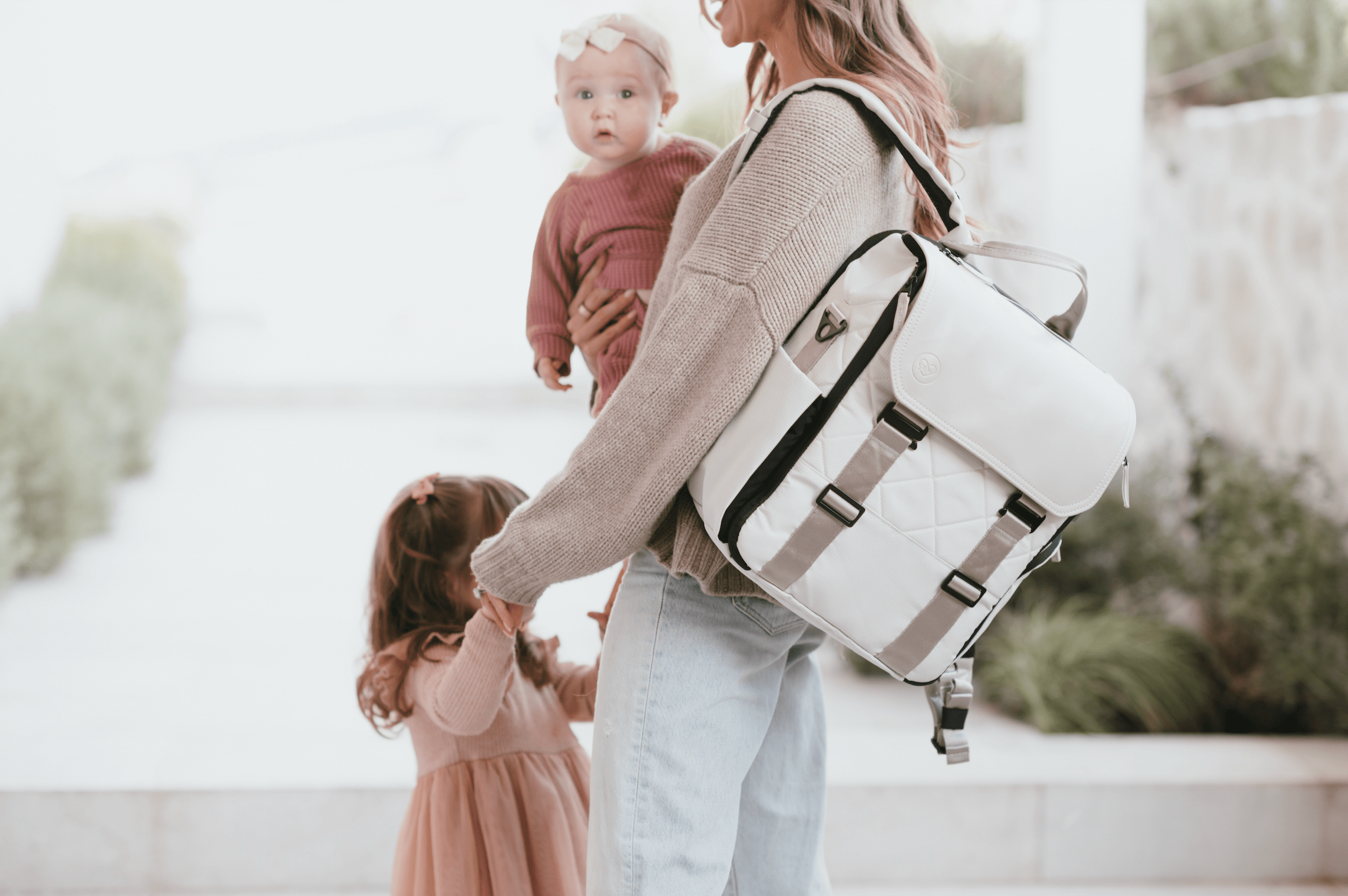What to Look for In the Best Diaper Bags - Paperclip 