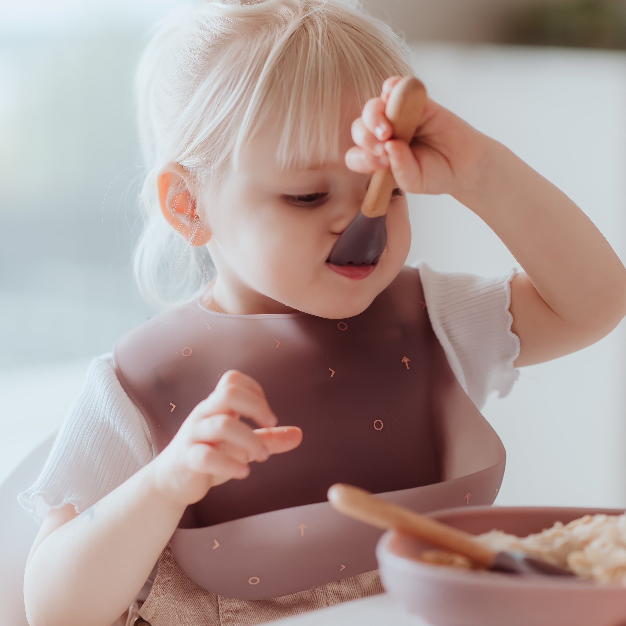 Color Changing Silicone Baby Bib - Paperclip