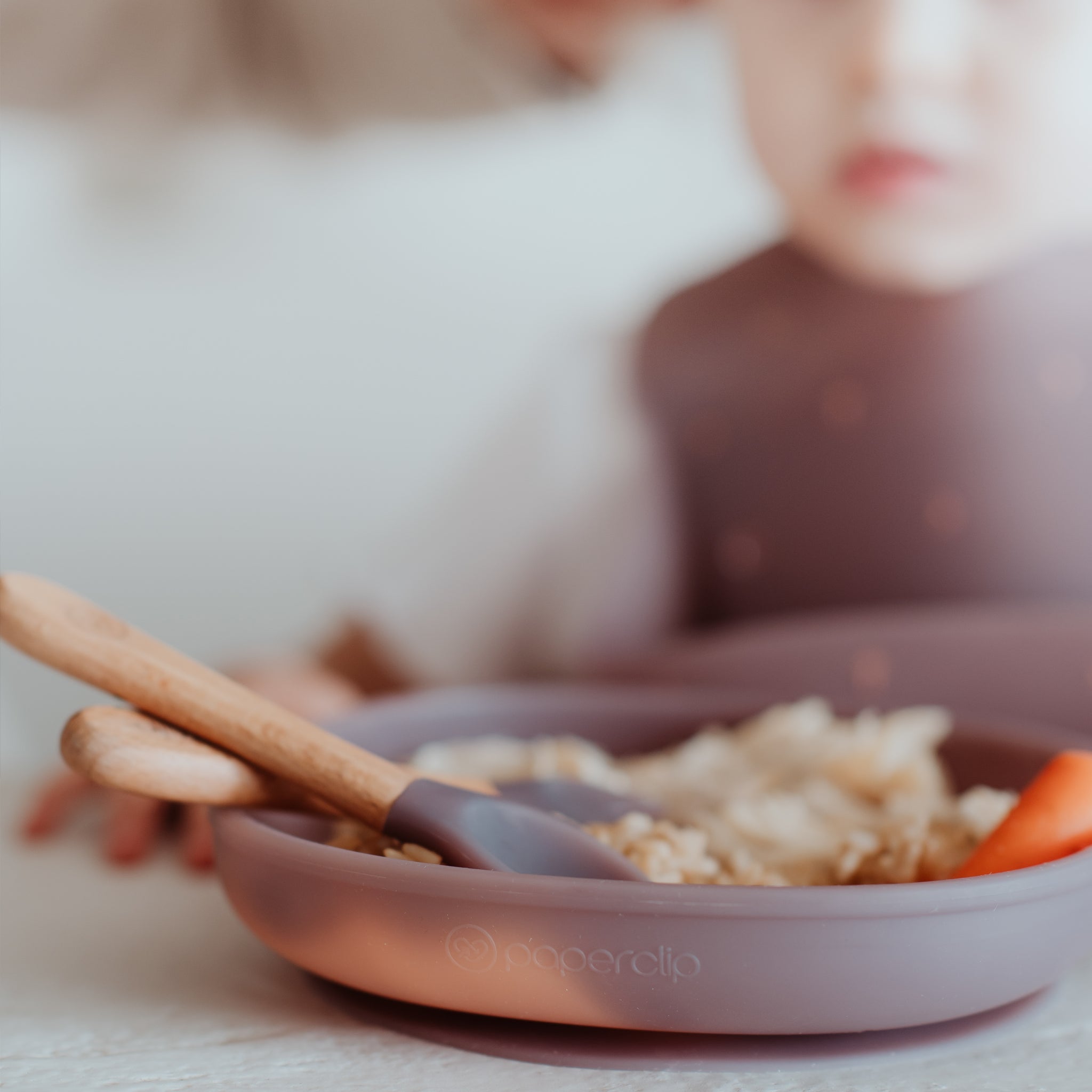 Color Changing Suction Plate - Paperclip