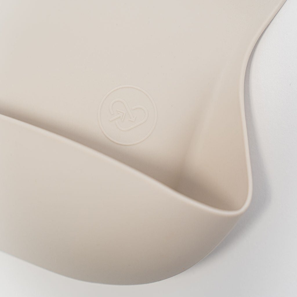 Silicone Feeding Bib - Paperclip